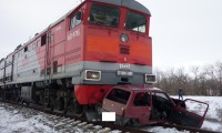 В Ипатовском районе поезд столкнулся с автомобилем «Ока»