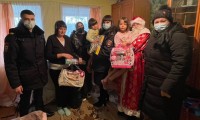 В преддверии Нового года Полицейский Дед Мороз навестил детей Ипатовского городского округа