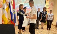 В Ипатово офицер СКР приняла участие в торжественном мероприятии, посвященном вручению паспортов гражданам РФ