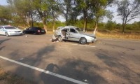 В Ипатовском округе в результате опрокидывания автомобиля пострадал сам водитель