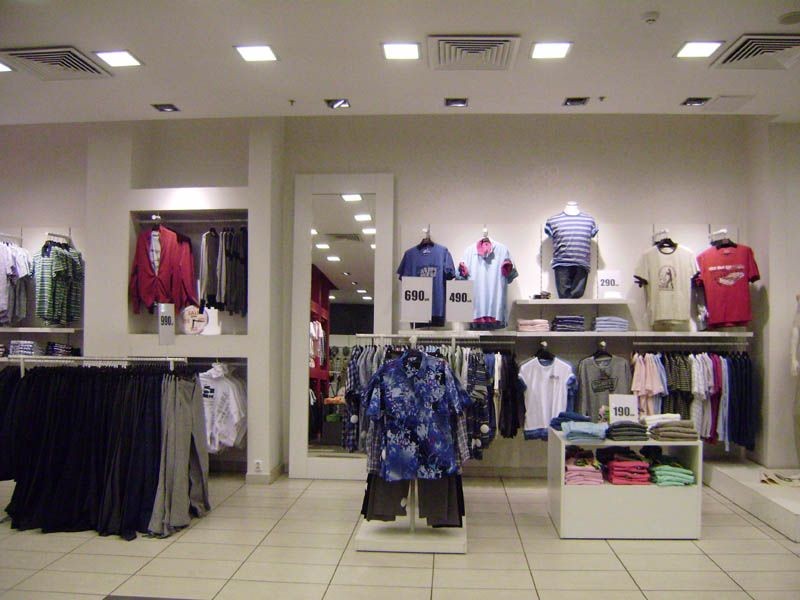 Как выбрать качественную и недорогую женскую одежду в торговом центре